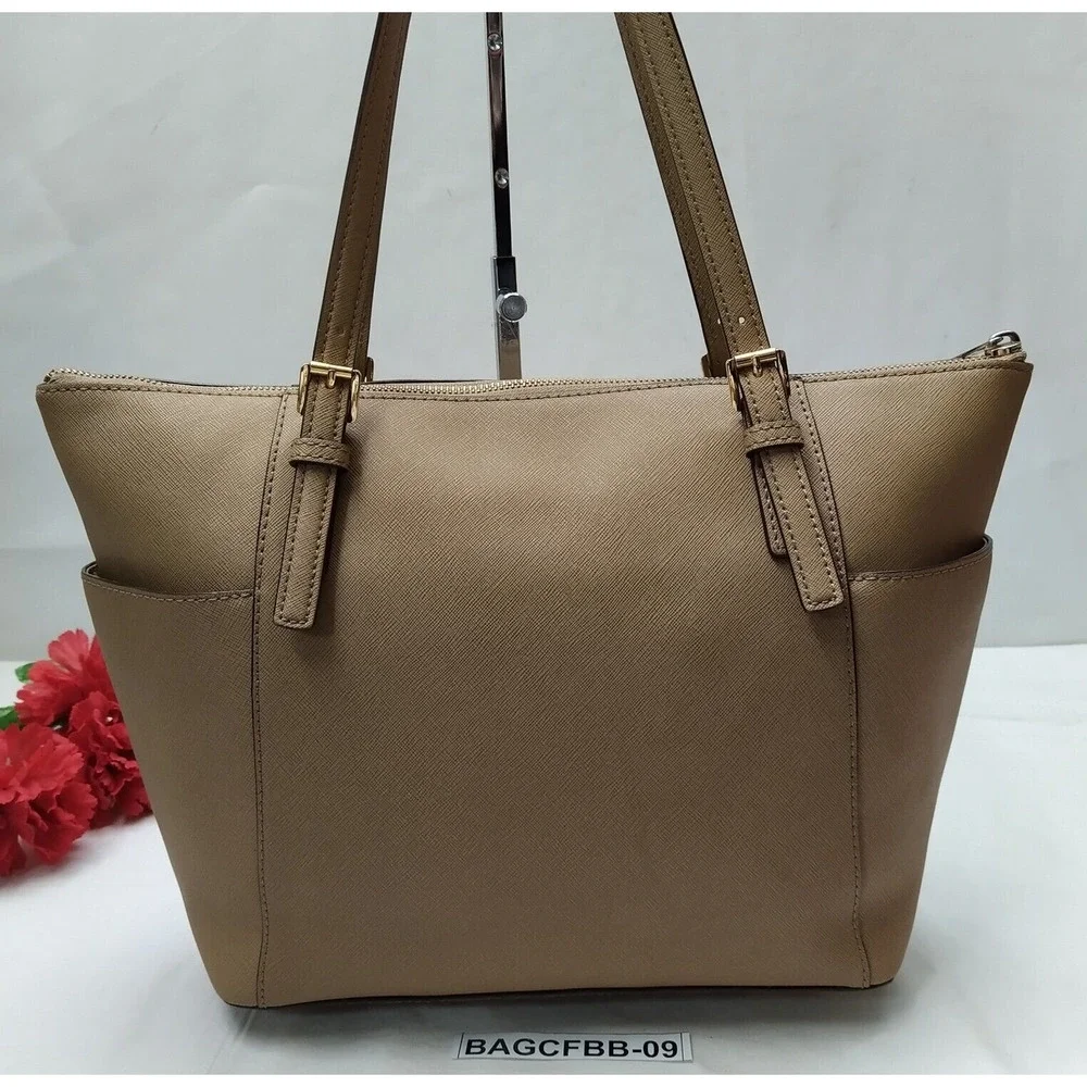 Michael Kors Jet Set Beige Leather Double Handles Zipper Tote Shoulder Bag - Picture 2 of 16